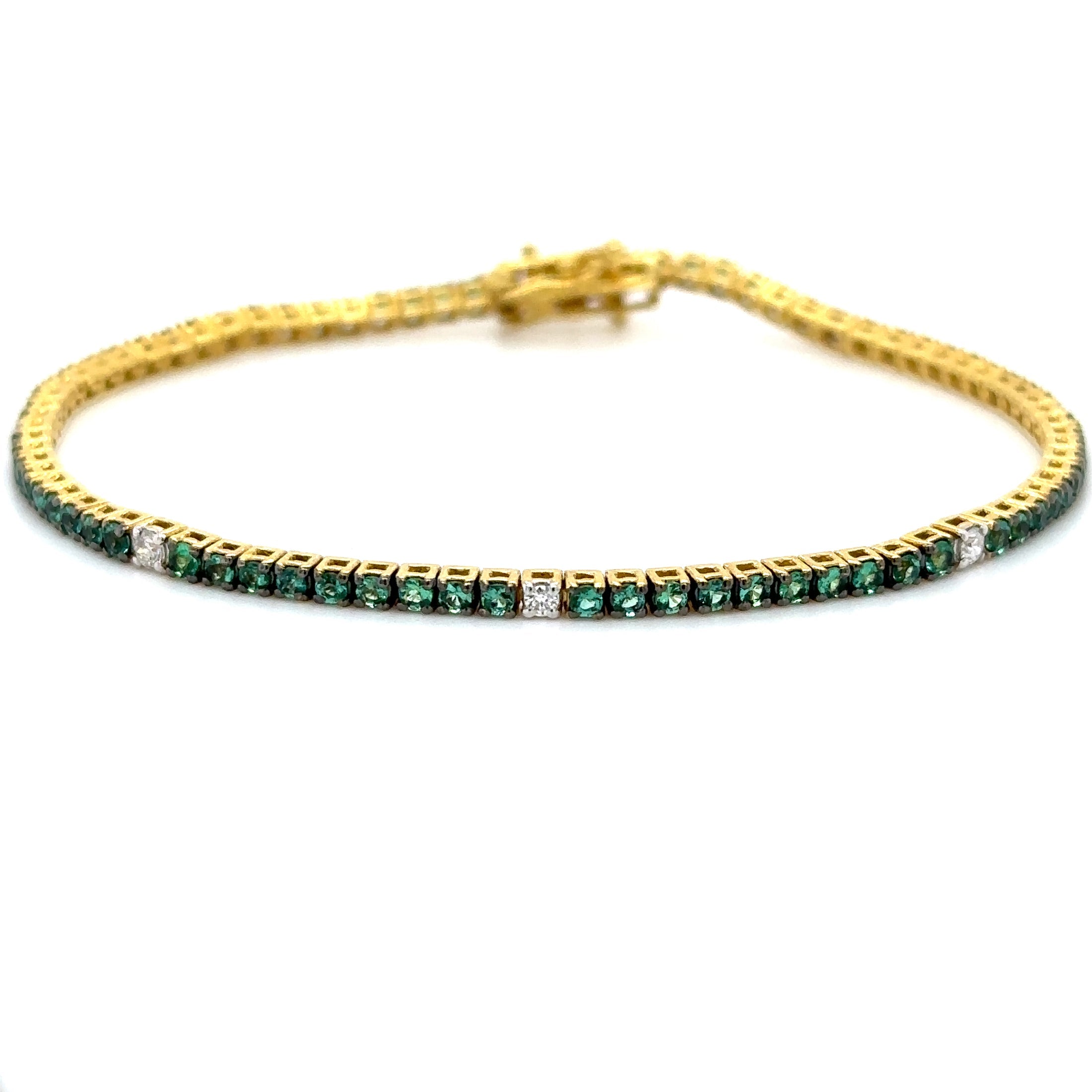 Brazalete De Tenis Con Diamantes Y Esmeraldas En Oro Amarillo De 18K, 1,68 Tcw