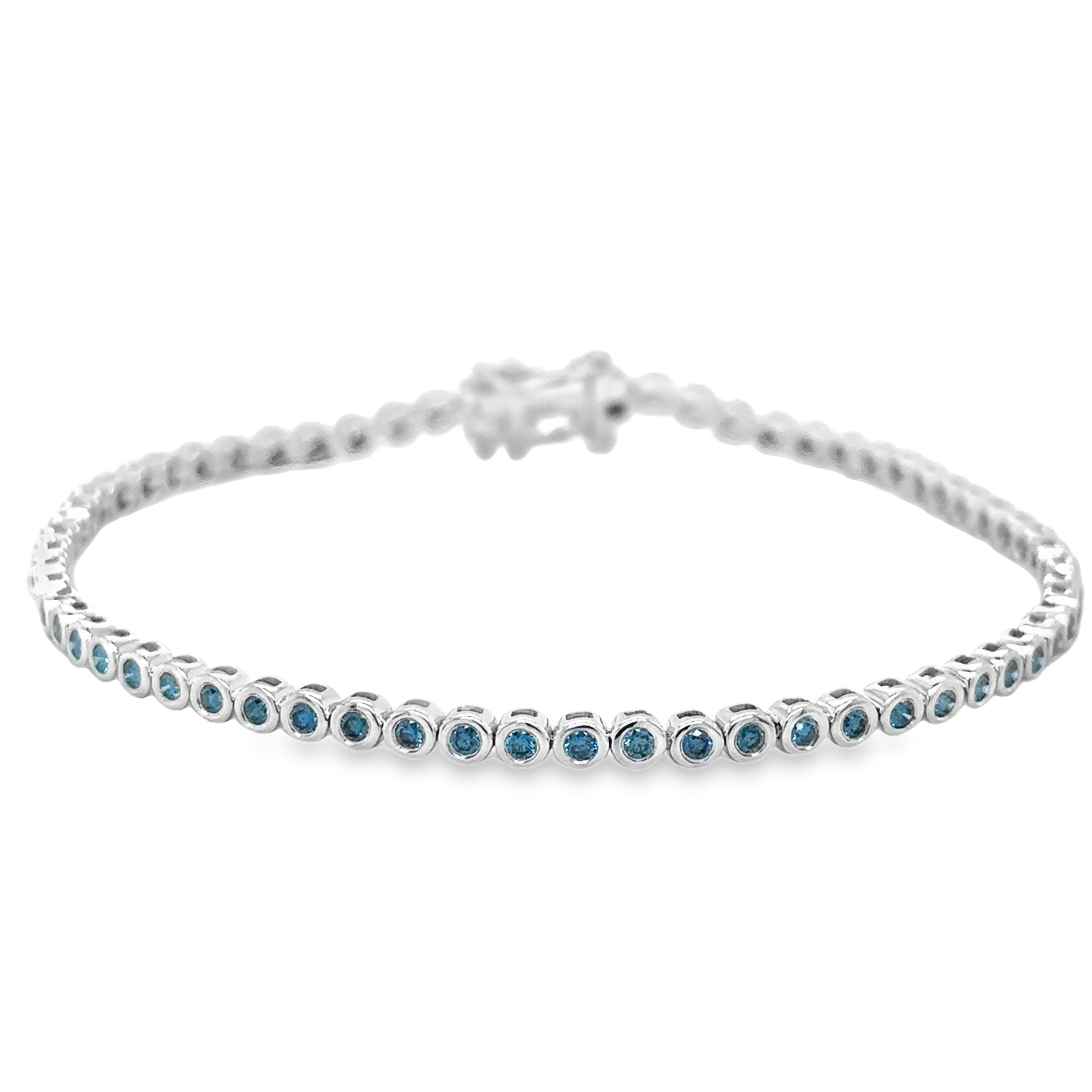 Pulsera De Tenis Con Bisel De Diamante Azul En Oro Blanco De 14 Kt, 7", 1 CT