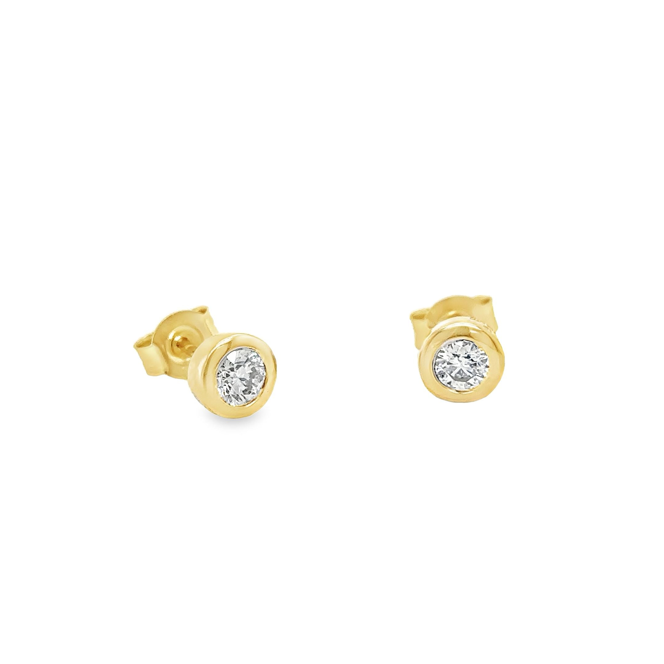 Pendientes De Bisel De Diamantes En Oro Amarillo De 14 Kt, 0.54 CT