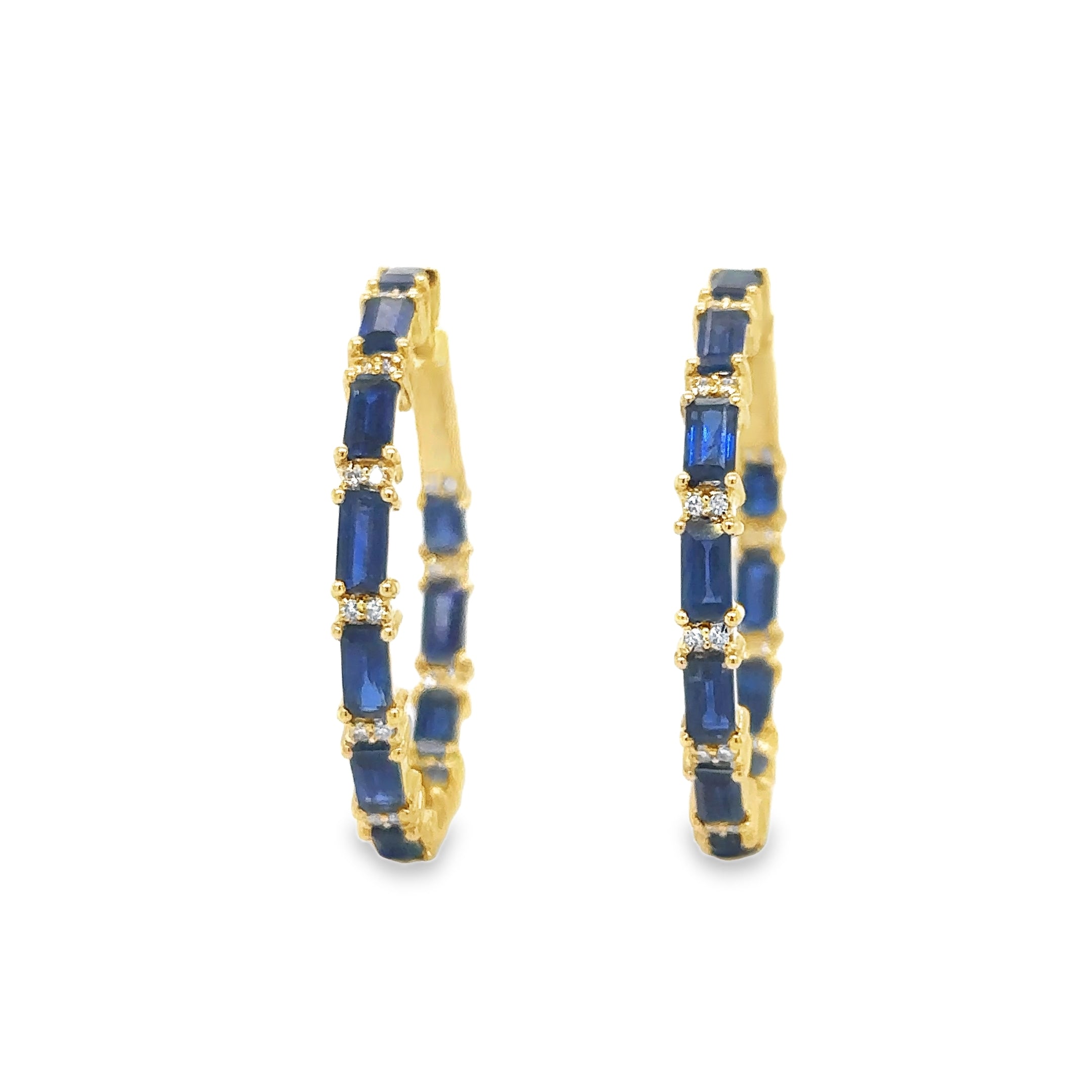 Aretes Tipo Argolla Con Diamantes Y Zafiros En Oro Amarillo De 14K, 3,59 Tcw