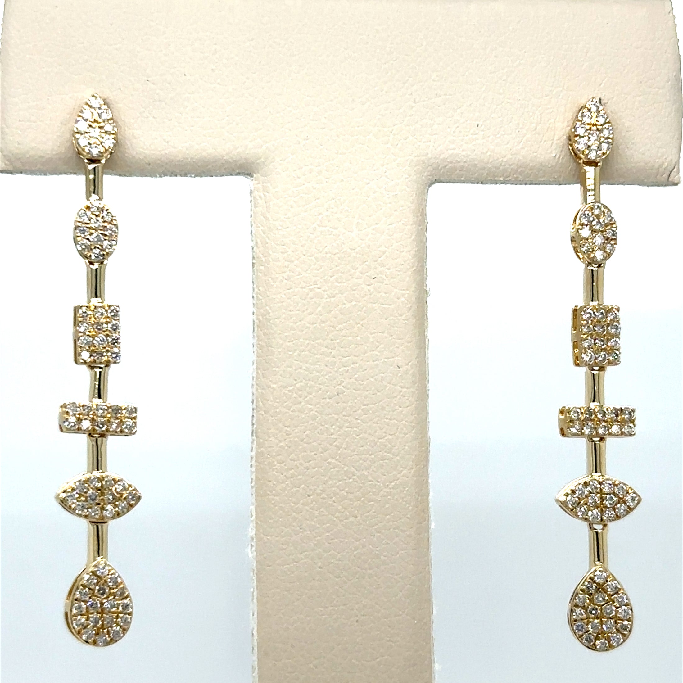 Pendientes De Oro Amarillo De 14Kt Con Diamantes, 0.68 CT