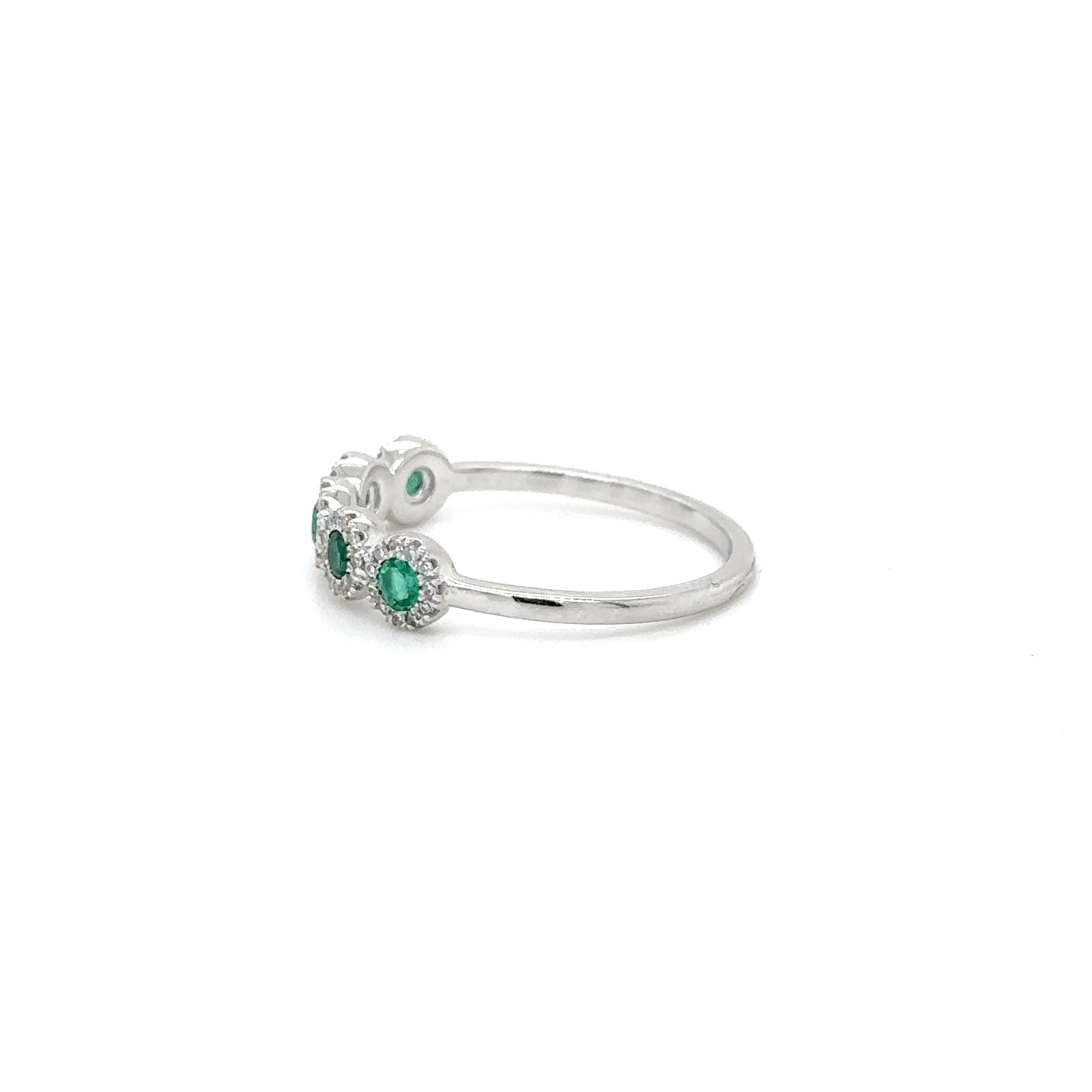 Anillo De Oro Blanco De 14 Kt Con Esmeralda Y Diamantes, 0.23 CT