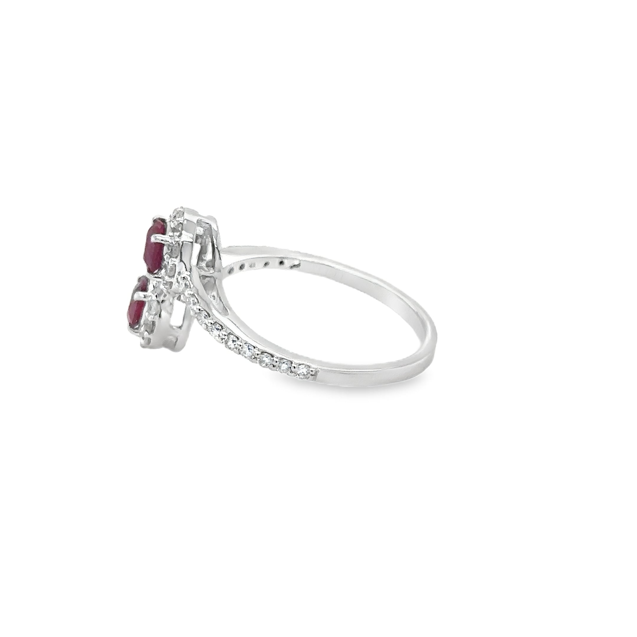 18Kt White Gold Ring Ruby and Diamonds, 0.88 CT