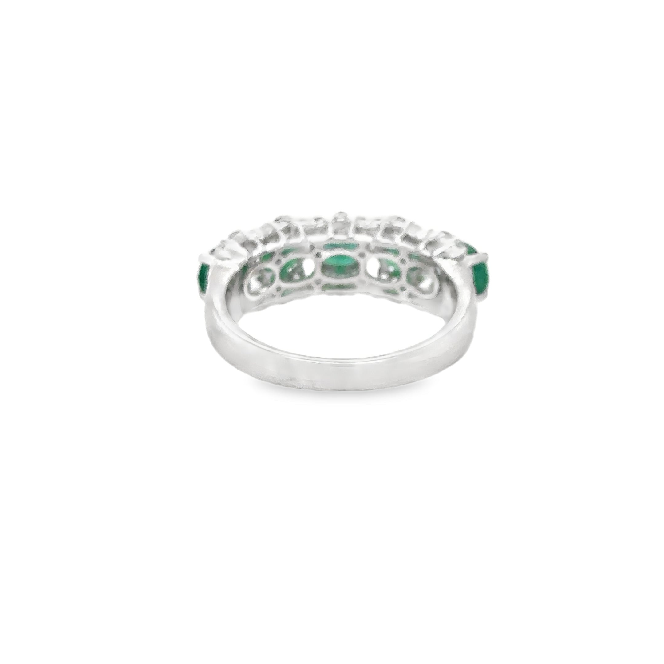 Anillo De Oro Blanco De 14 Kt Con Esmeralda Y Diamantes, 2.36 CT