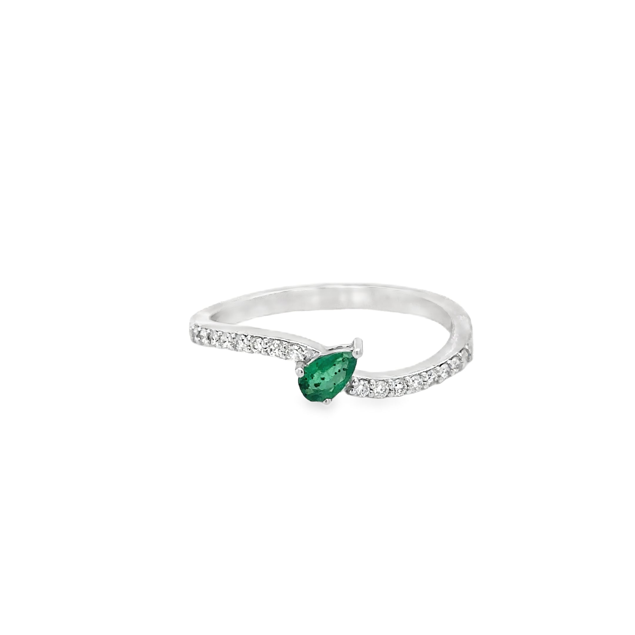 Anillo De Oro Blanco De 14 Kt Con Esmeralda Y Diamantes, 0.31 CT