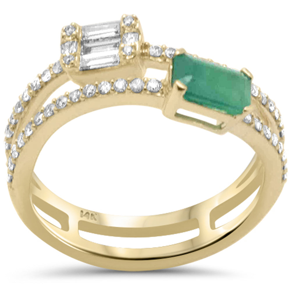 Anillo Diamante & Esmeralda Solitaria en Oro Amarillo en 14K 0.92 CT